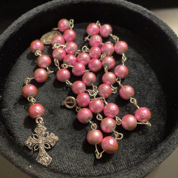 Handmade pink beaded rosary - Picture 6 of 6
